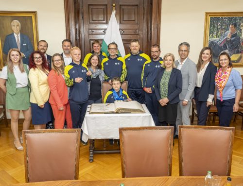 Grazer Special-Olympics-Sportler:innen trugen sich ins Goldene Buch der Stadt ein